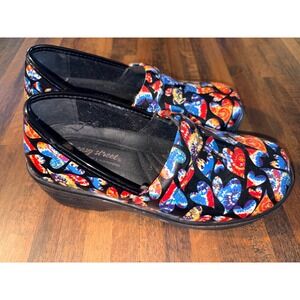Easy Street Laurie Womens Tie Dye Heart Clogs Black Multi Slip On Shoes 7.5M